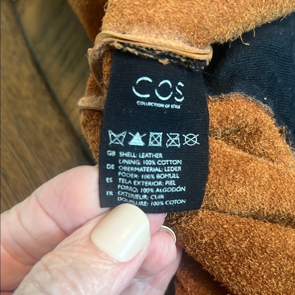 COS Tan Leather Tote with Soft Structure - Picture 11 of 14